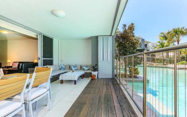 Drift Apartments North Swim Up 6