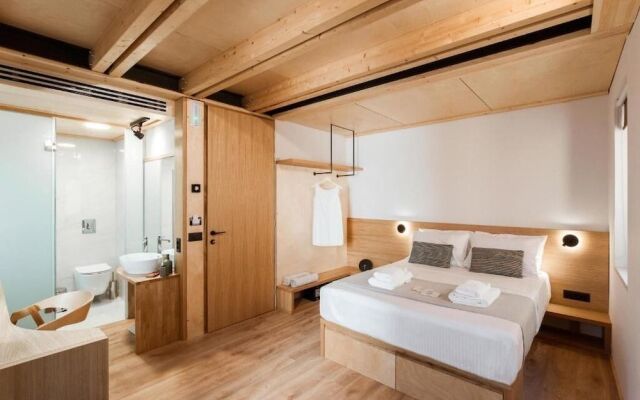 Thallos the Boutique