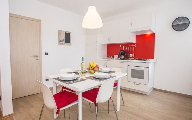 Exquisite Apartment With Private Terrace in Porec