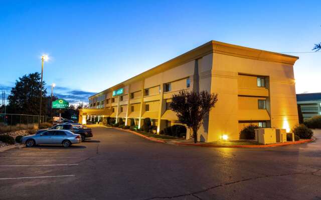 La Quinta Inn & Suites by Wyndham Albuquerque Journal Ctr NW