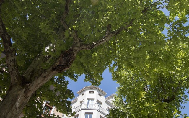 Chezmoihomes Luxury Cathedral Penthouse