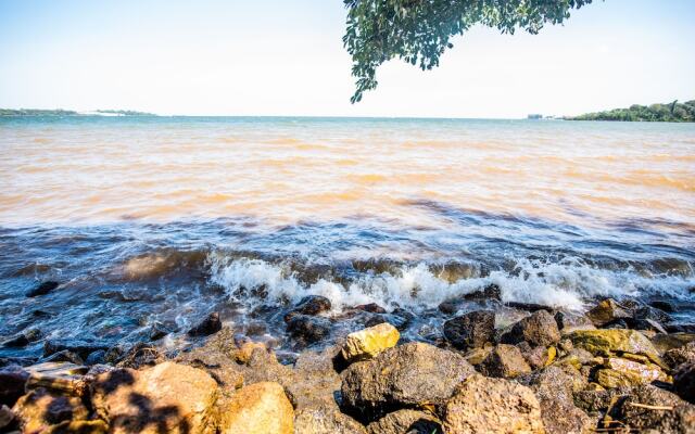 Lakefront Hotel Entebbe