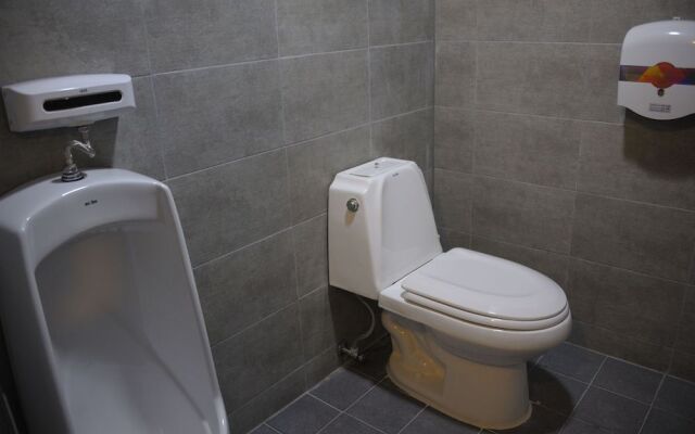 The Home Guest House - Hostel
