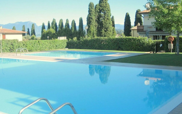 Enticing Holiday Home With Pool