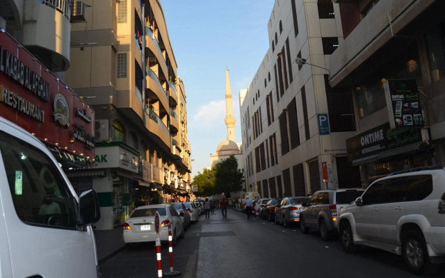 Al Ahrar Hotel