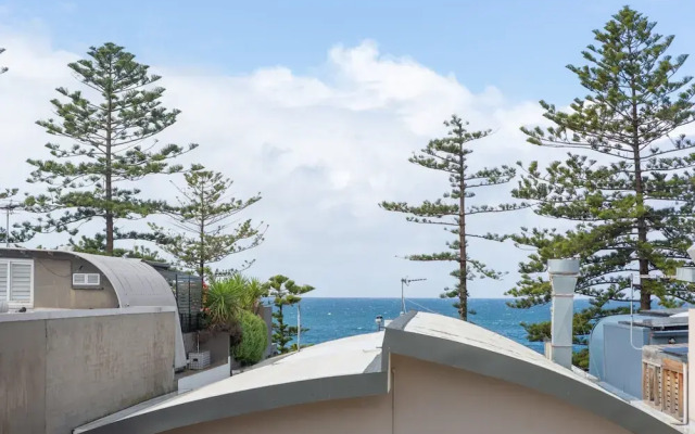 Madecomfy Trendy Apartment on Dee Why Beach