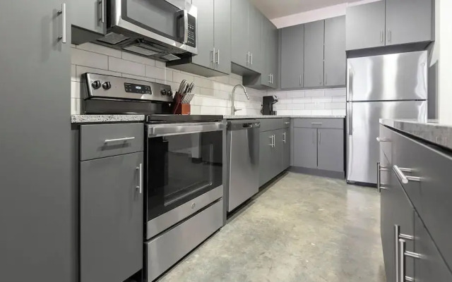 275 On The Park - Senate Apartments By Barsala