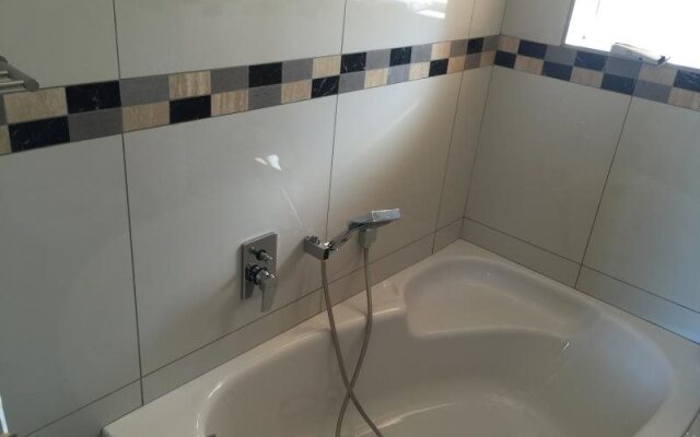 Shangri La Holiday Flats