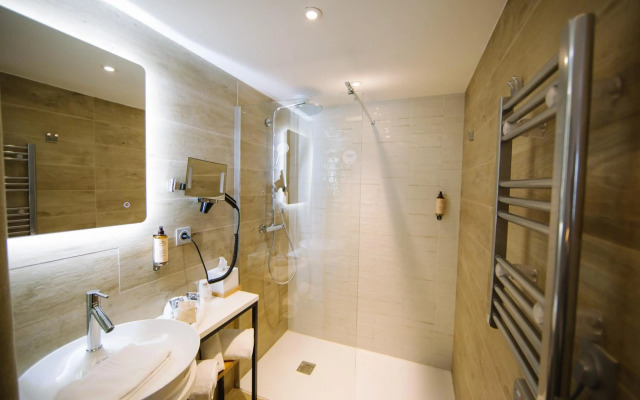 Mercure Avignon Gare TGV