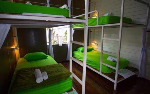 Thur Hostel Ao Prachuap