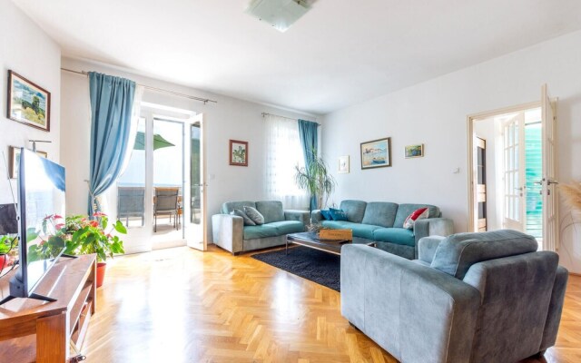 Amazing Home in Podstrana With Wifi and 4 Bedrooms