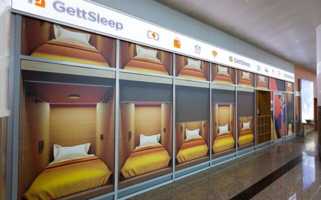 Capsule Hotel GettSleep Sheremetyevo