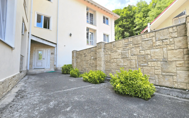 Deluxe apartment on Berezovaya Street