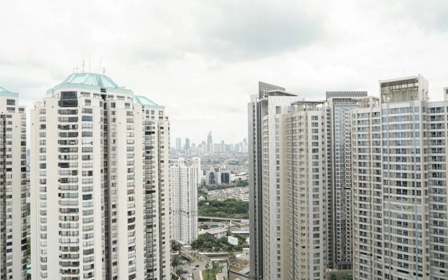 Modern 1BR Apartment at Central Park Residence By Travelio