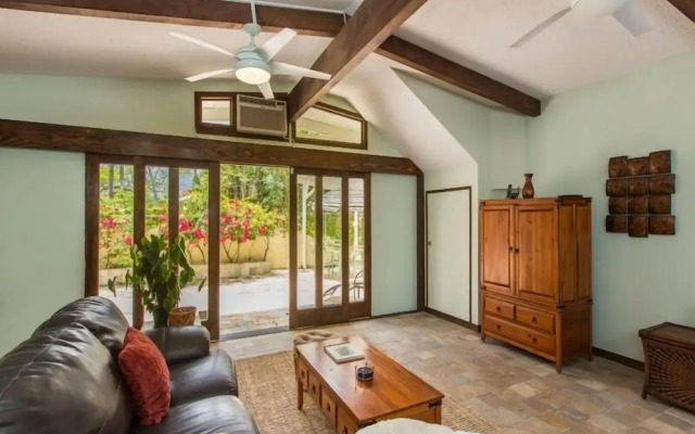 Helen's Beach House 6 Bedroom Home by RedAwning