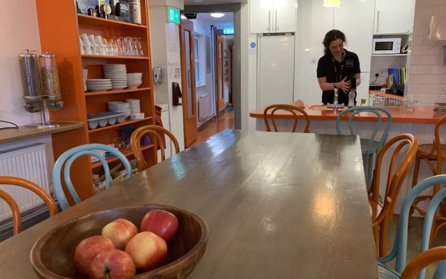 Galway City Hostel & Bar