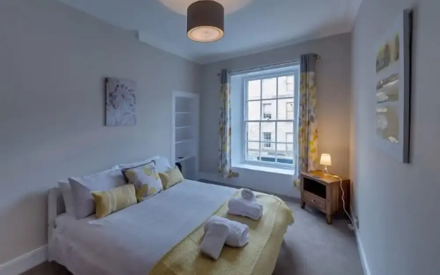 JOIVY Luxury New Town Apartment