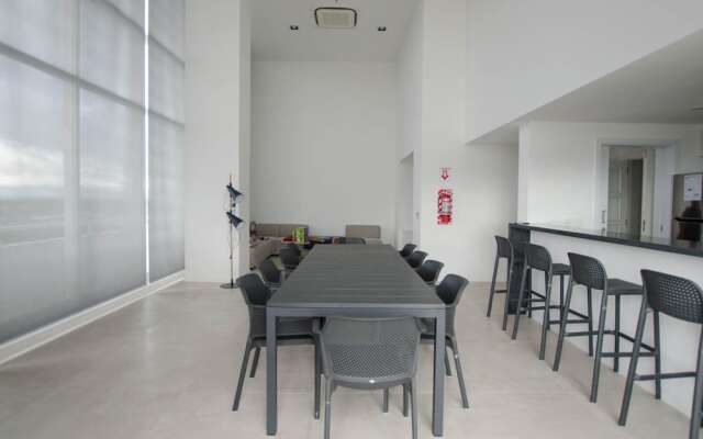Private 5 Star 1 Bedroom Apartment on SkyTower
