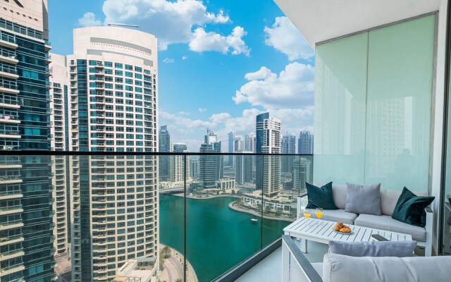 LUX Contemporary Suite Marina View 2