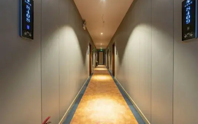 Mujian E-sports Hotel (Zhengzhou Huaihe East Road)