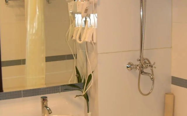 Huibishou Business Hotel