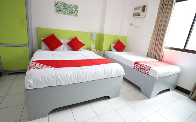 OYO 210 Apple Tree Suites