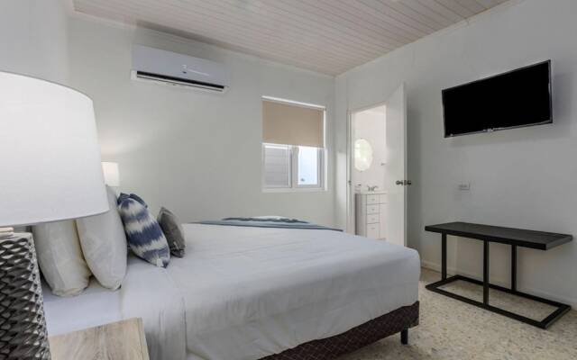 3BR Home w Pool in Downtown 5min Walk 2 Beach