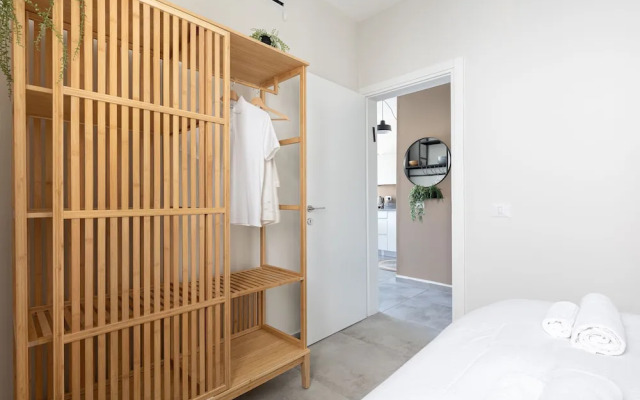 Chic Urban Getaway with Balcony & Mamad by Sea N Rent