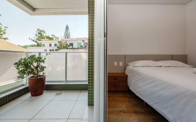 Apt Moderno com varanda a 150m do mar ABC0202