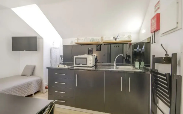Alcantara 65 Riverside