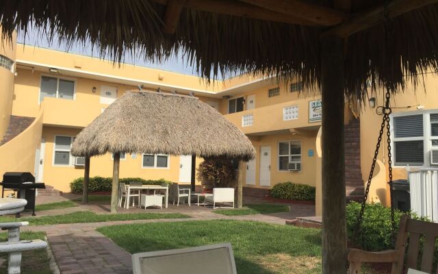 Hollywood Beach Seaside