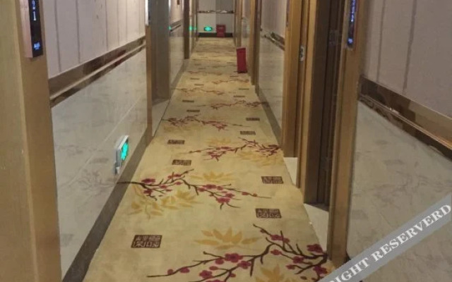 Seven Orange Hotel (Shenzhen North Station Minzhi)