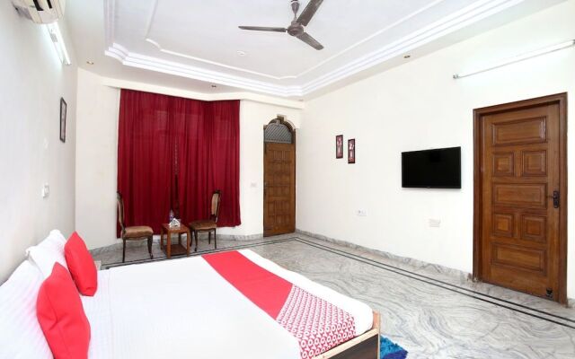 OYO 16130 The Corner House