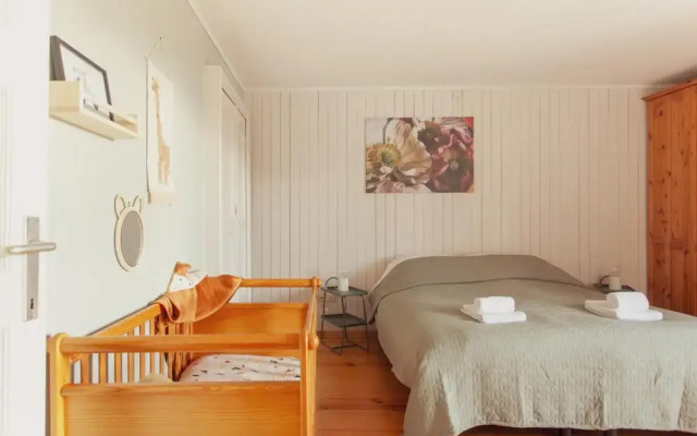 Authentic House With Playroom and Infrared Sauna