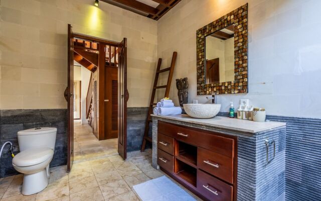Pristine Villa Yuyu Balian