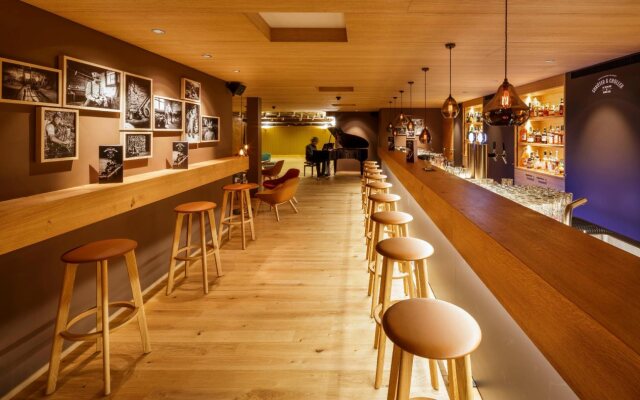 Hirschen Guesthouse - Village Hotel