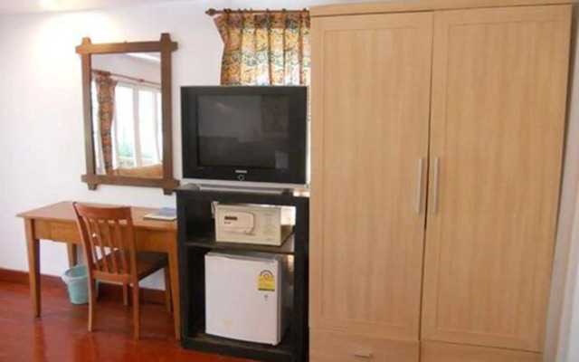 Nakara Long Beach Resort