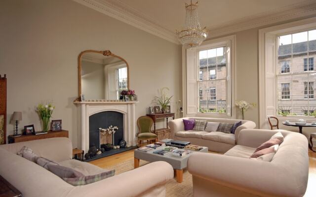 Upmarket Georgian Apartment Edinburgh