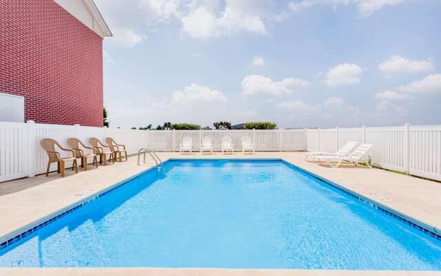 Super 8 by Wyndham Rainsville