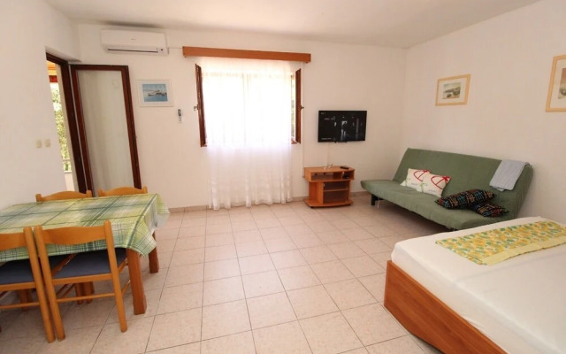 UGA - Perfect Location - SA3 - Ivona