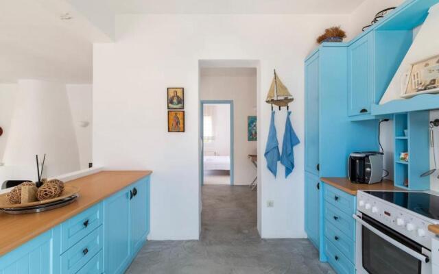 Petra House Kea 12776742