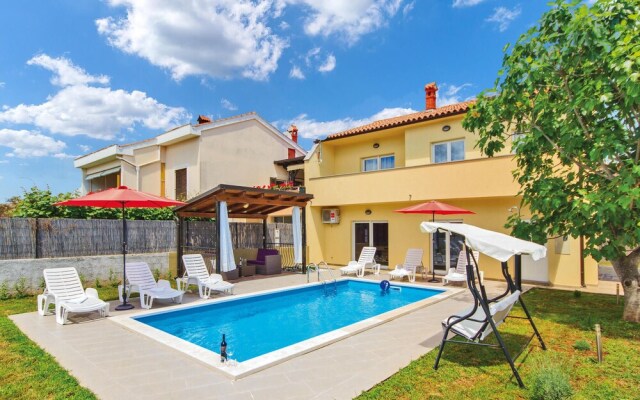 Stunning Home in Pula With Wifi and 4 Bedrooms