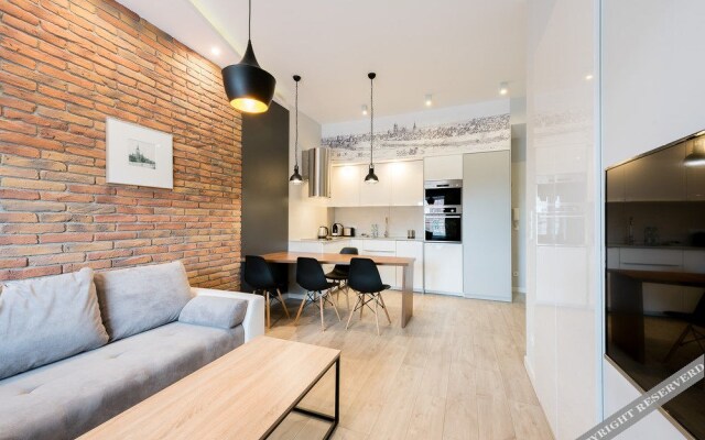 Welcome Apartment - Old Town Smart City