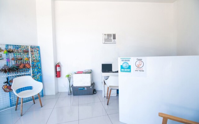 OYO 778 Fat J Apartelle