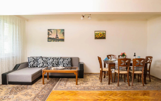 Krichim Apartments,Three-Bedroom, large apartment, TOP CENTER