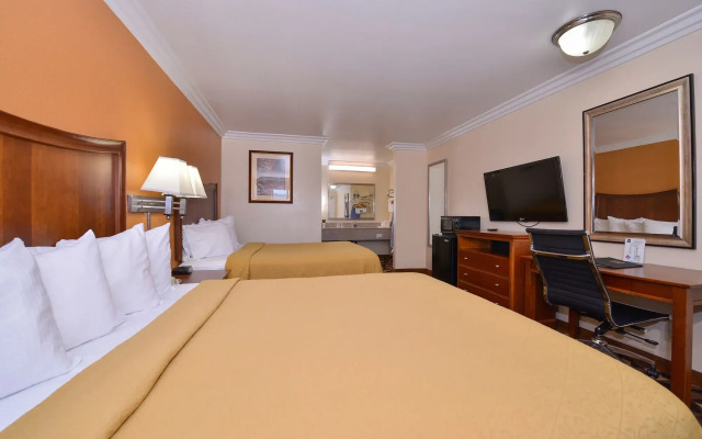 Quality Inn Lake Elsinore I-15