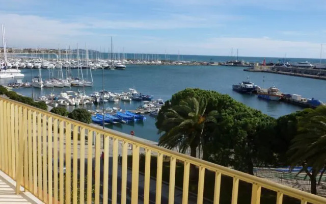 Primera linea en Puerto de Cambrils - Unico