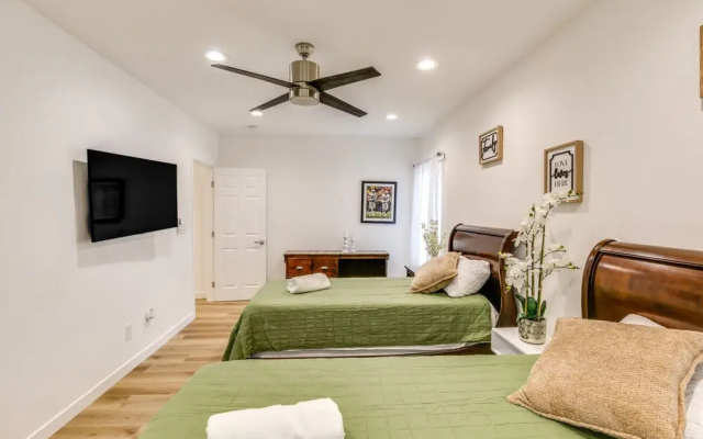 East Los Angeles Home - 7 Mi to Downtown!
