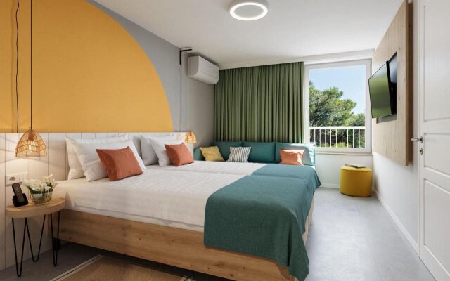 Sunny Makarska by Valamar