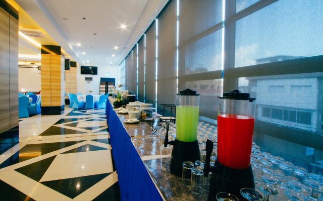 Facade by Hotel Fina